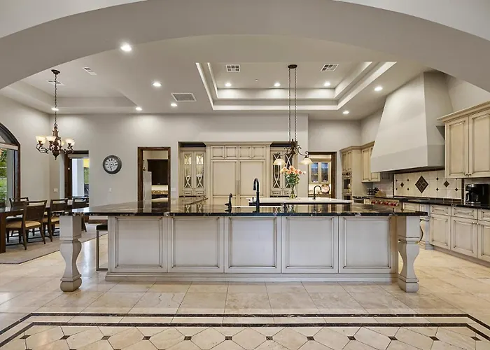 Mountain View Retreat - Pool, Spa, Theater Holiday home