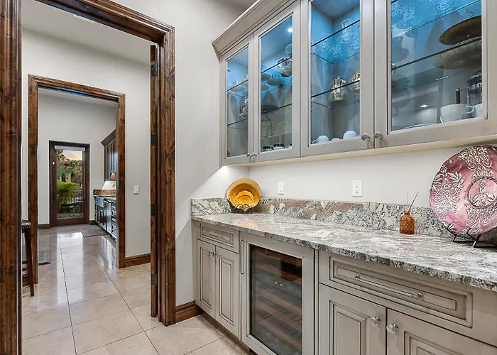Mountain View Retreat - Pool, Spa, Theater Holiday home Scottsdale