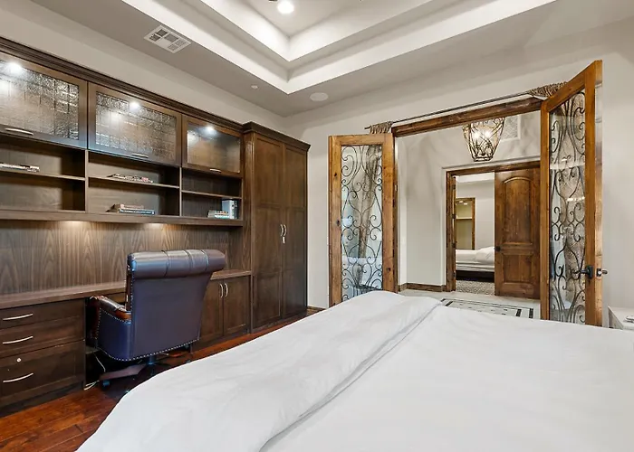 Mountain View Retreat - Pool, Spa, Theater Holiday home