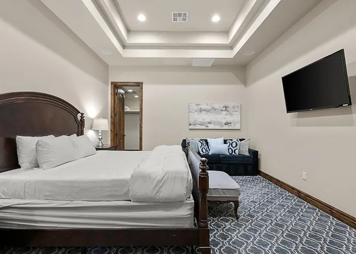Mountain View Retreat - Pool, Spa, Theater *